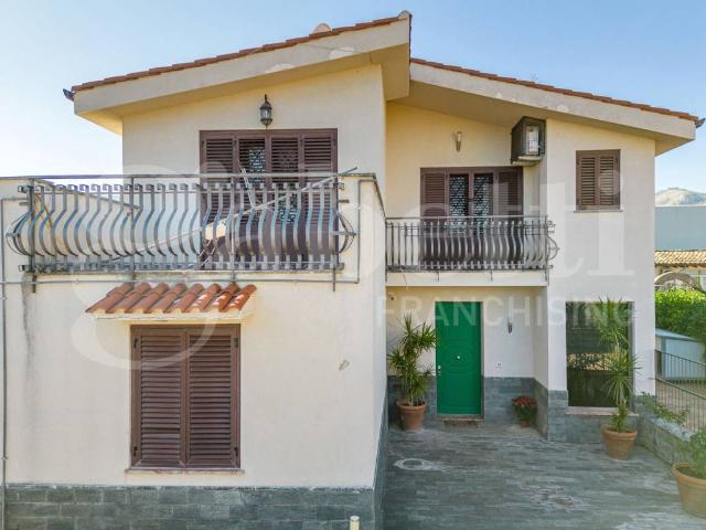 Villa in vendita a Palermo PA