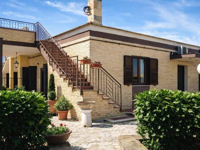 Villa in vendita a Palombara Sabina RM