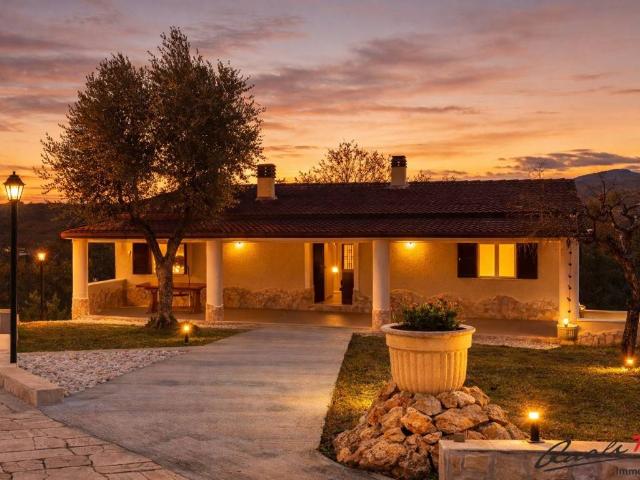 Villa in vendita a Palombara Sabina RM