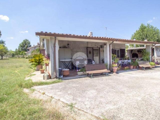 Villa in vendita a Palombara Sabina RM