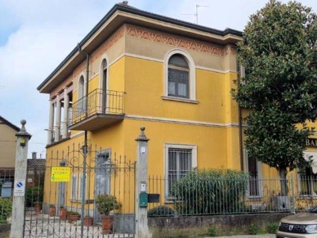 Villa in vendita a Pandino CR