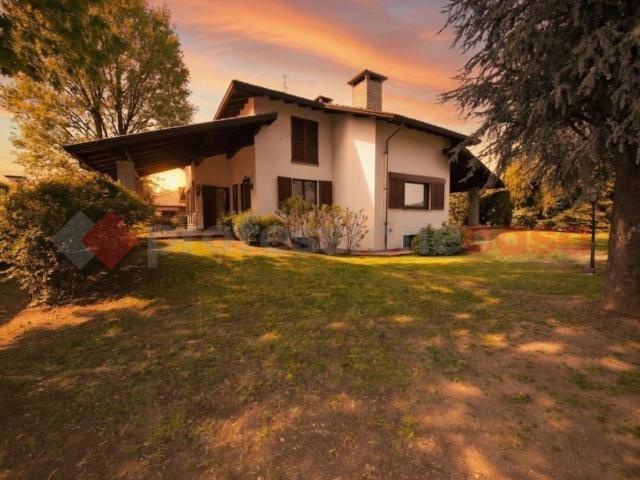 Villa in vendita a Parabiago MI