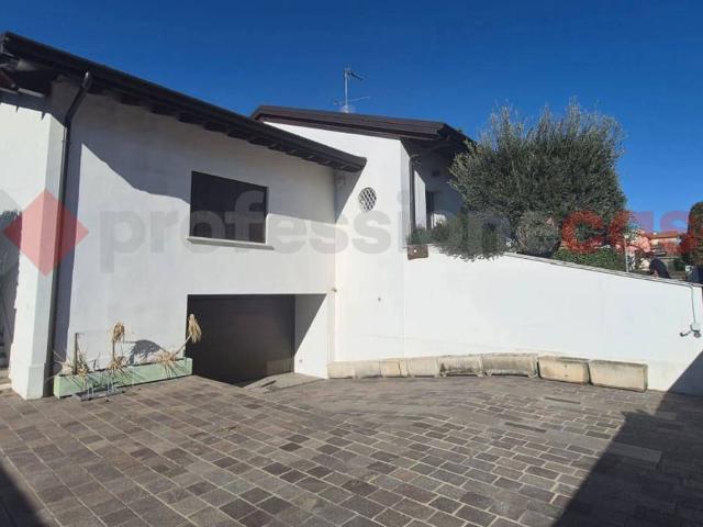 Villa in vendita a Parabiago