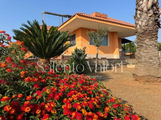 Villa in vendita a Parabita LE