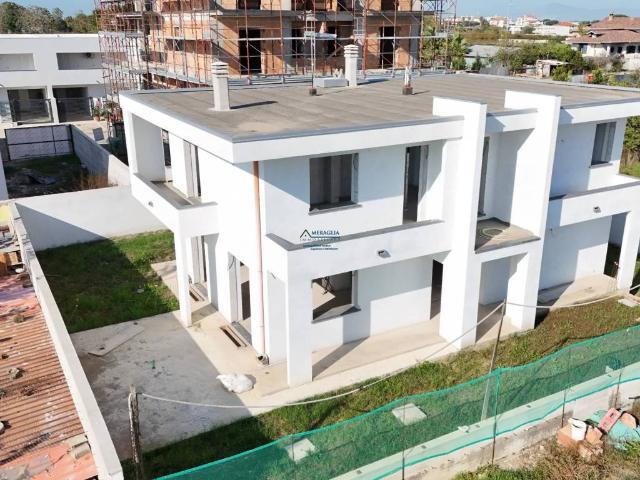Villa in vendita a Parete CE