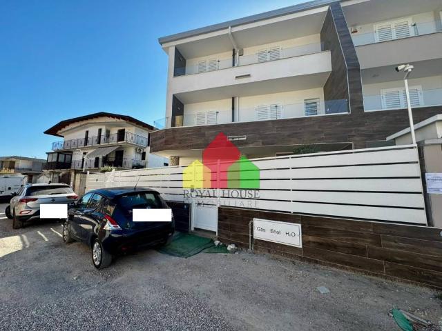 Villa in vendita a Parete CE