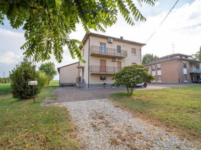 Villa in vendita a Parma