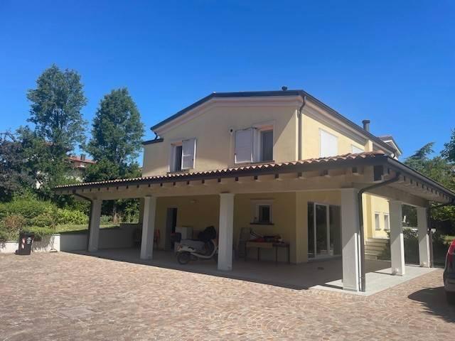 Villa in vendita a Parma