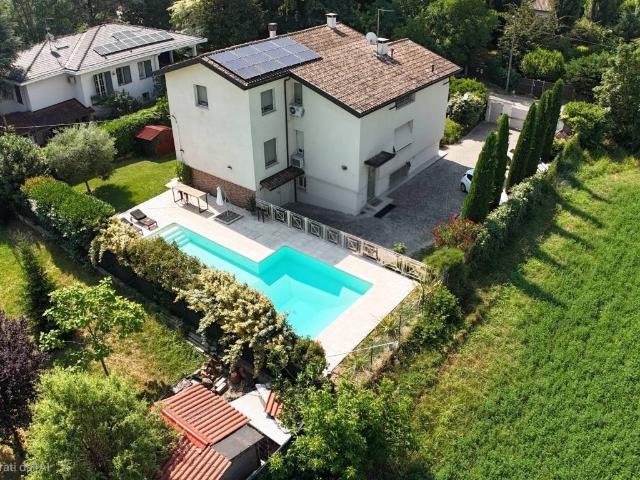 Villa in vendita a Parma PR