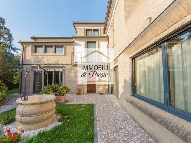 Villa in vendita a Parma PR