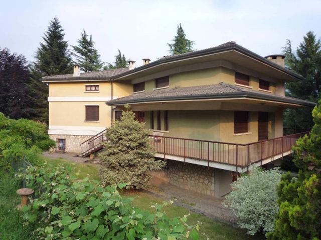Villa in vendita a Parre BG