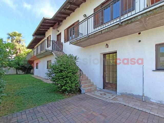 Villa in vendita a Paruzzaro NO