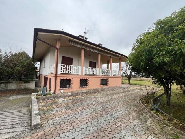 Villa in vendita a Pasian di Prato UD