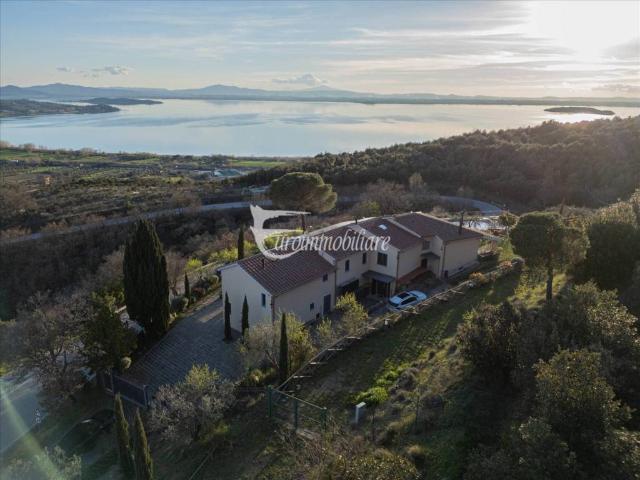 Villa in vendita a Passignano sul Trasimeno PG