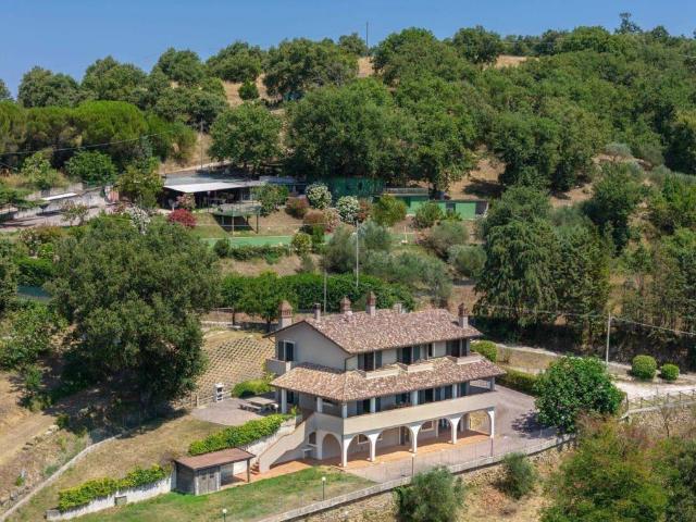 Villa in vendita a Passignano sul Trasimeno PG