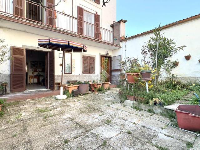 Villa in vendita a Pasturana AL