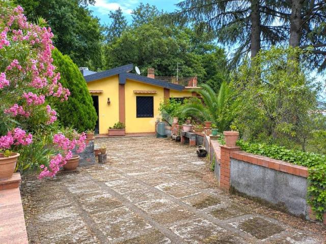 Villa in vendita a Pedara CT