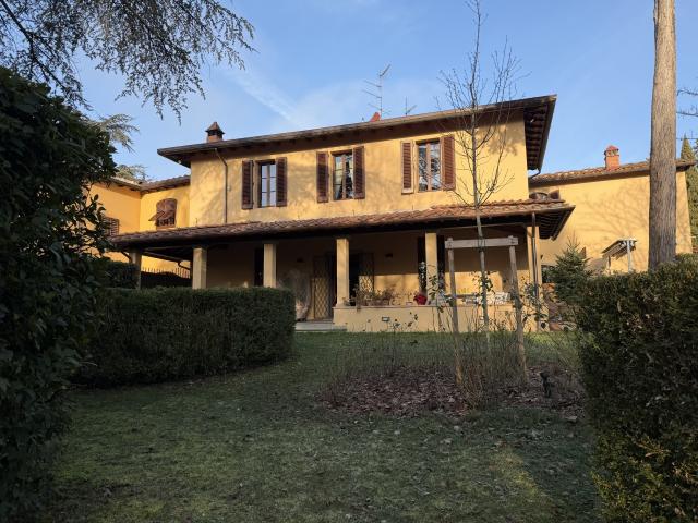 VILLA in VENDITA a PELAGO di 10 vani