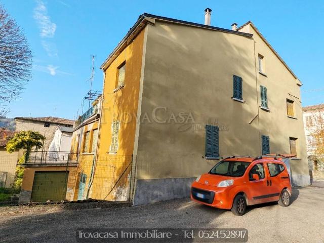 Villa in vendita a Pellegrino Parmense PR