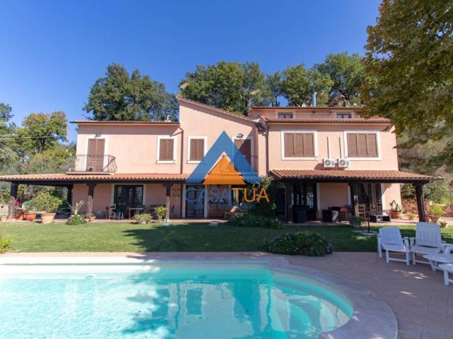 Villa in vendita a Penna in Teverina TR