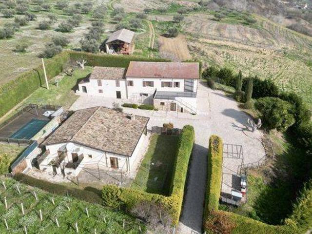 Villa in vendita a Penne PE
