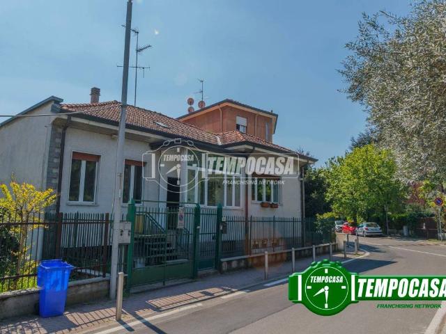 Villa in vendita a Pero MI