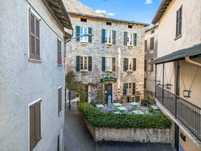 Villa in vendita a Perledo