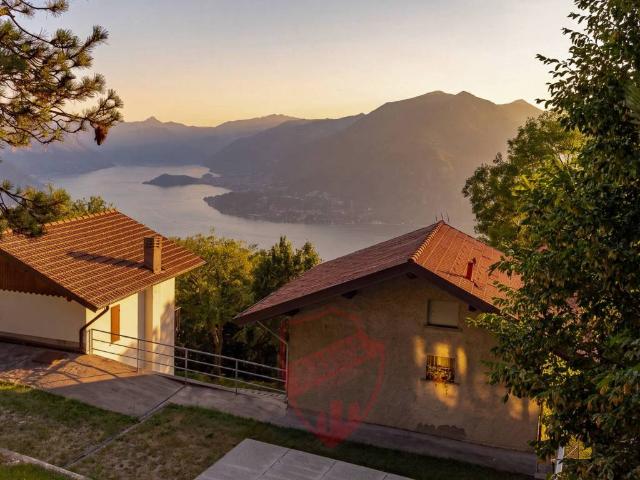 Villa in vendita a Perledo LC