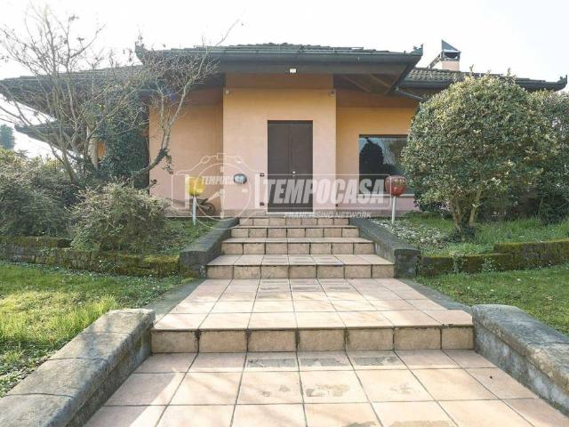 Villa in vendita a Persico Dosimo CR