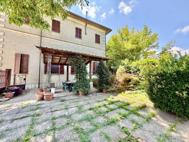 Villa in vendita a Persico Dosimo CR
