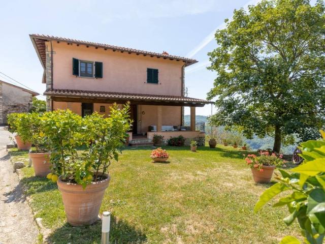 Villa in vendita a Pescaglia LU