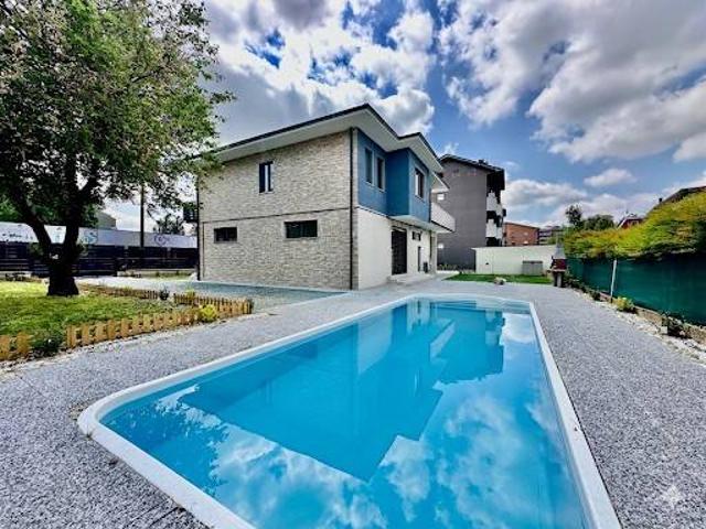 Villa in vendita a Peschiera Borromeo MI