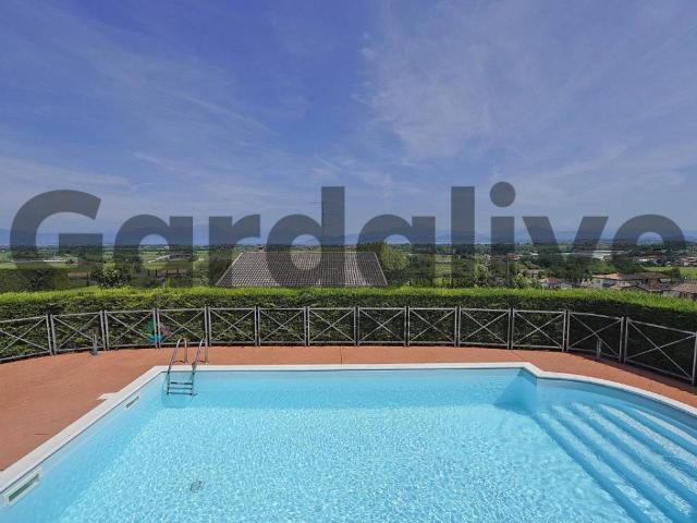 Villa in vendita a Peschiera del Garda VR