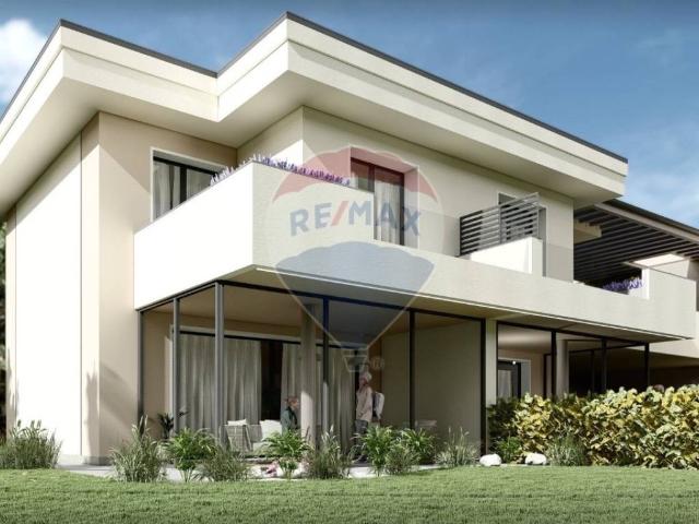 Villa in vendita a Peschiera del Garda VR