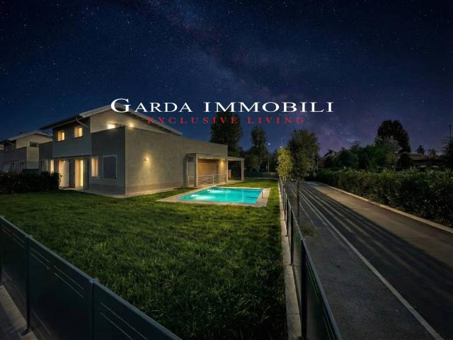 Villa in vendita a Peschiera del Garda VR