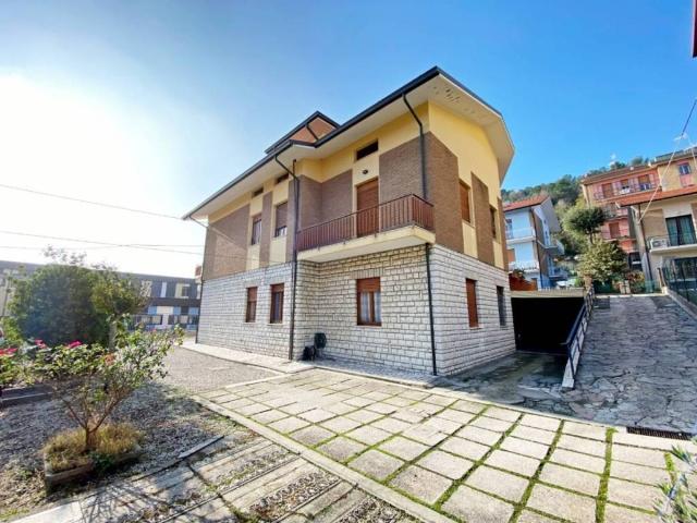 Villa in vendita a Pesaro PU