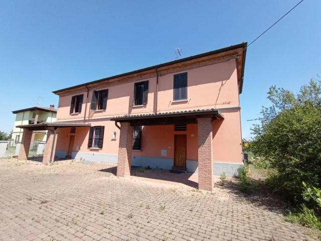 Villa in vendita a Piacenza