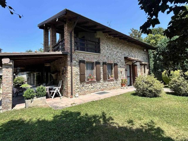 Villa in vendita a Piacenza