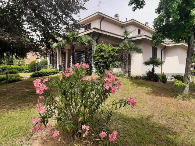 Villa in vendita a Piacenza PC