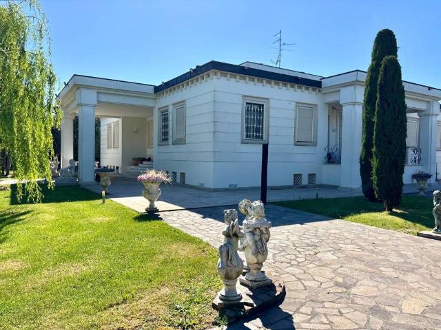 Villa in vendita a Piacenza PC