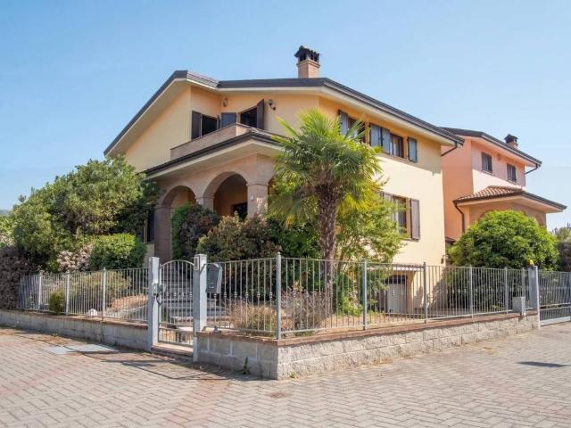 Villa in vendita a Piacenza PC