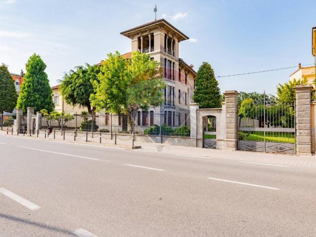 Villa in vendita a Piadena Drizzona
