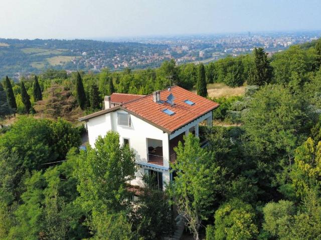 Villa in vendita a Pianoro BO