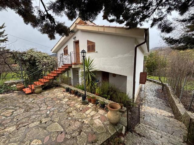 Villa in vendita a Piana degli Albanesi PA