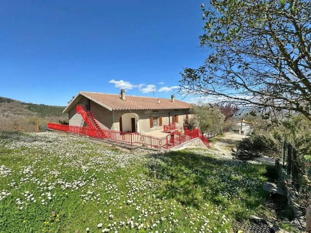 Villa in vendita a Piancastagnaio SI