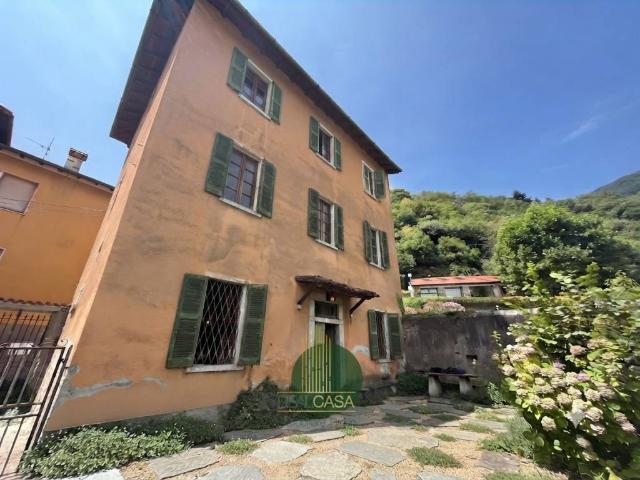 Villa in vendita a Pianello del Lario CO