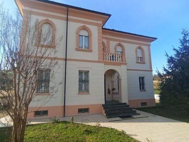 Villa in vendita a Pianello Val Tidone PC