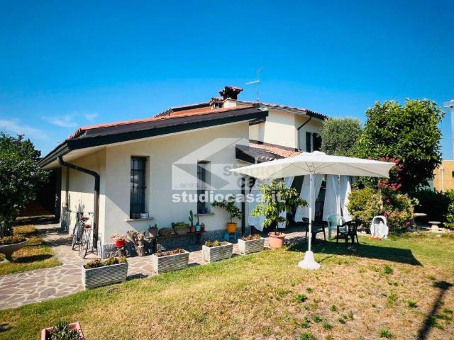 Villa in vendita a Pianengo CR