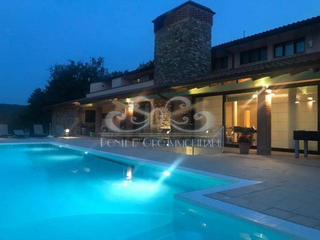 Villa in vendita a Piazza al Serchio LU