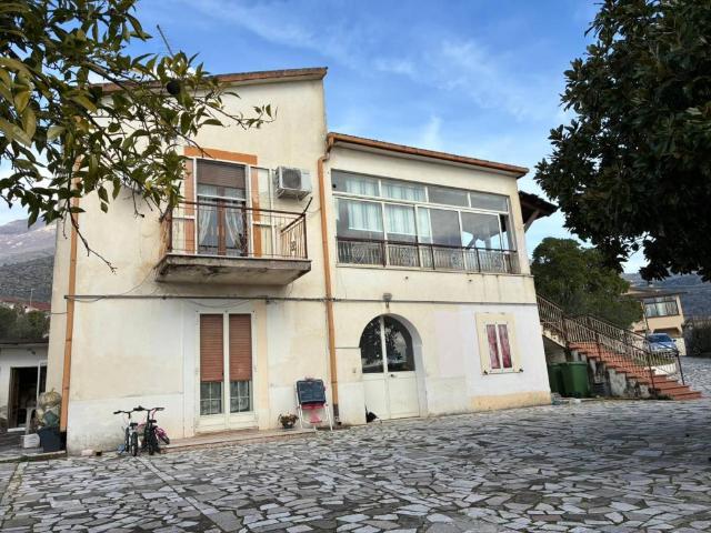 Villa in vendita a Piedimonte San Germano FR